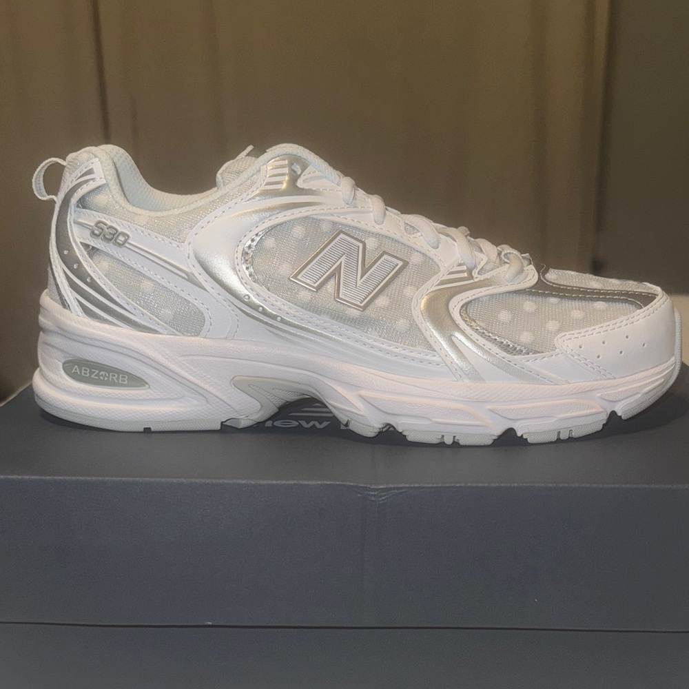 🌟NWT🌟 New Balance 530 Polkadot White and Silver Women’s Size 9